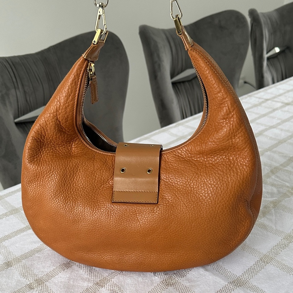 ✨ Authentic Dior Trotteur  Hobo Bag – Tan Leather with Gold Hardware ✨ - Picture 4 of 16